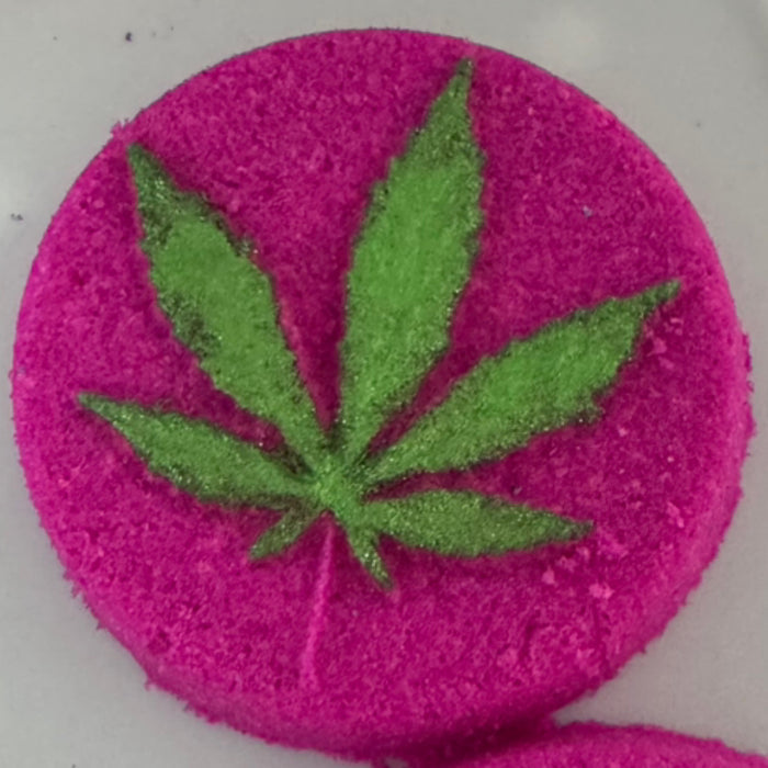Cbd leaf Bath Bomb 🇬🇧