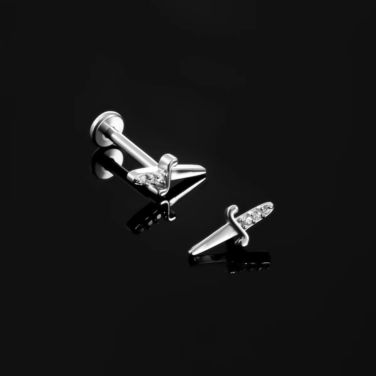 SHINING BLADE FLAT BACK STUD