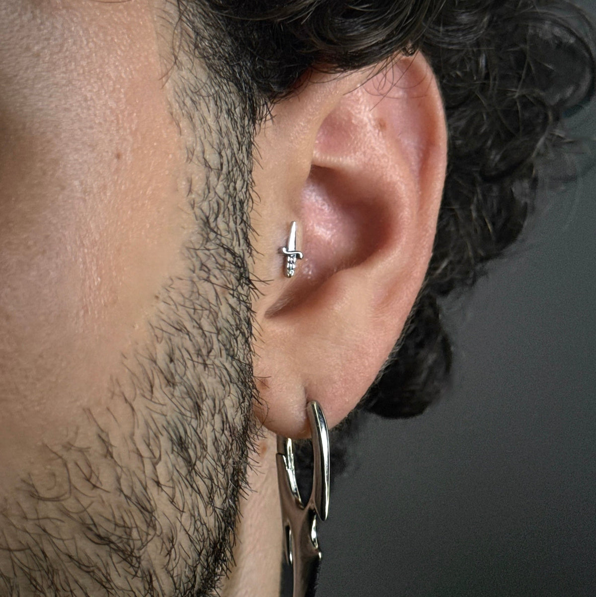 SHINING BLADE FLAT BACK STUD