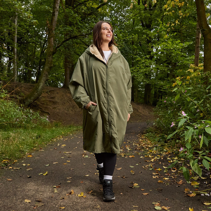 Adults Water Resistant Sherpa Drying Robe - Khaki/Beige 🇬🇧