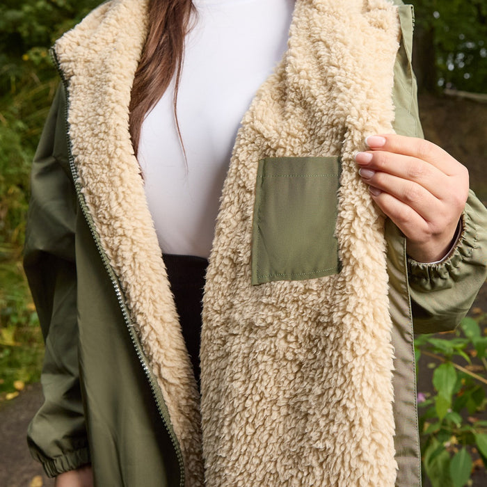 Adults Water Resistant Sherpa Drying Robe - Khaki/Beige 🇬🇧