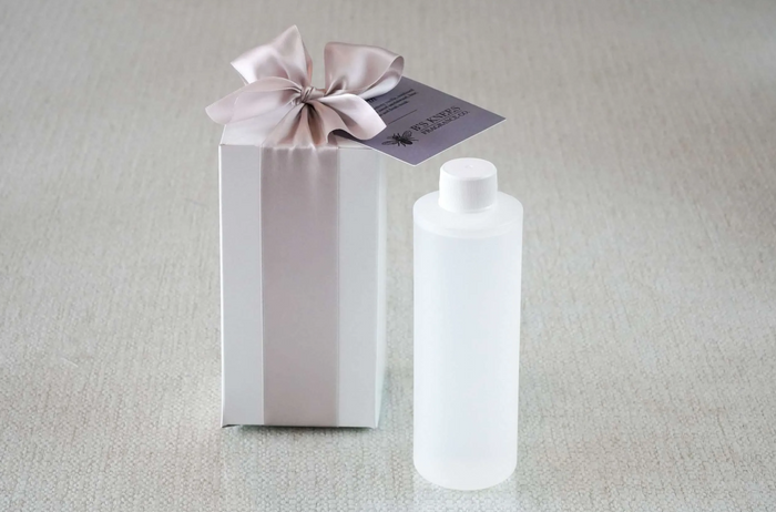 B's Knees Diffuser Refill Scents in Earth at Wrapsody