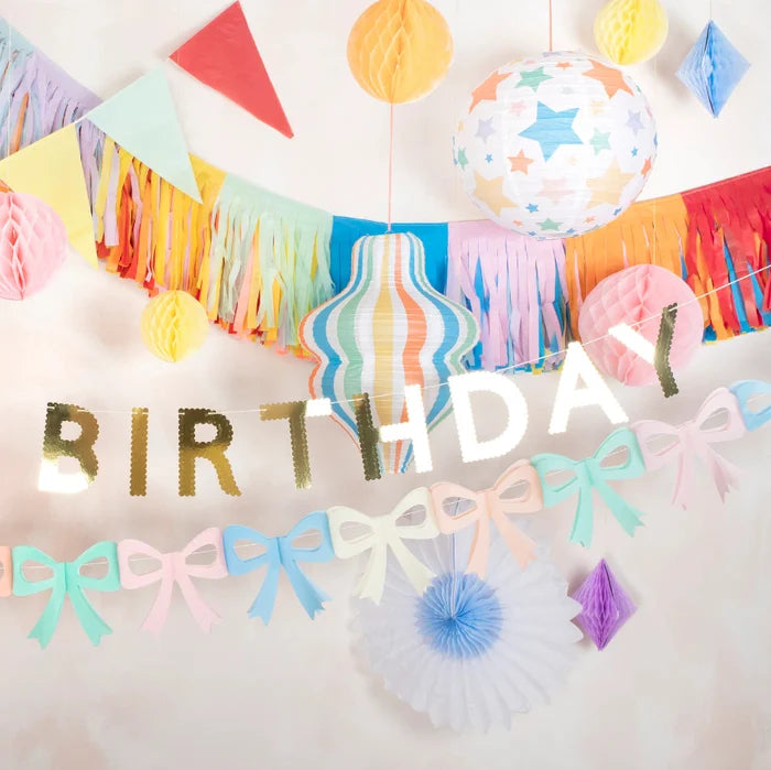 Meri Meri Gold Scallop Happy Birthday Garland