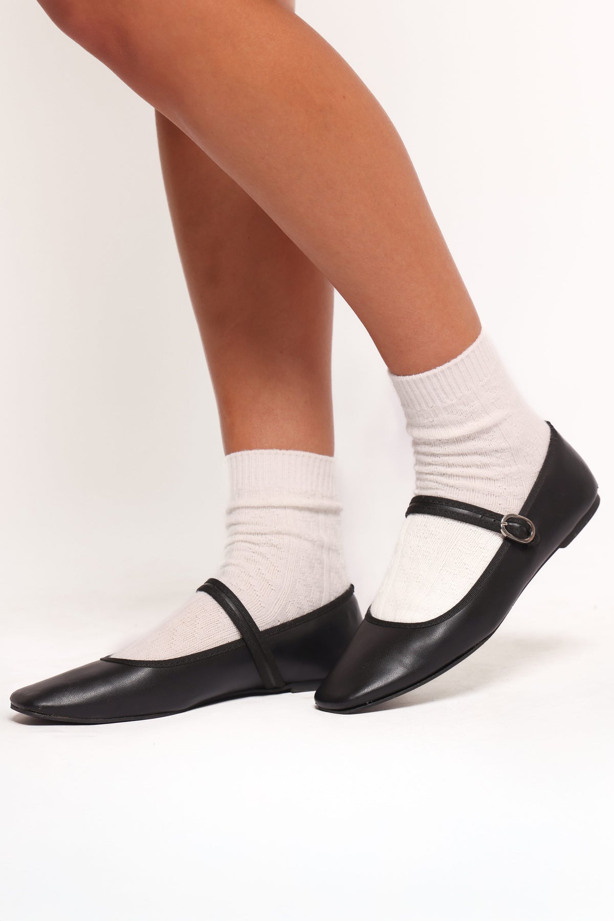 Airies Socks - White