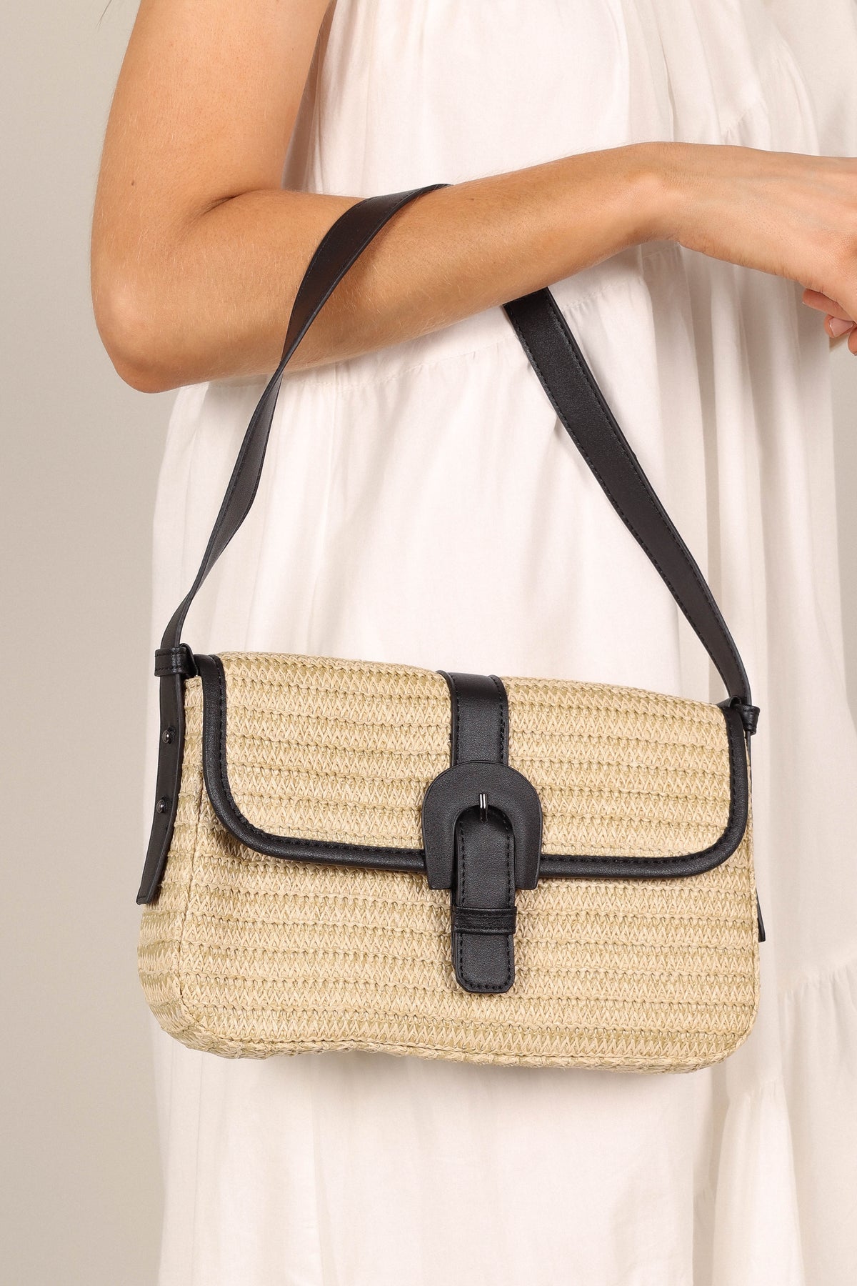 Dovie Straw Shoulder Bag - Natural/Black