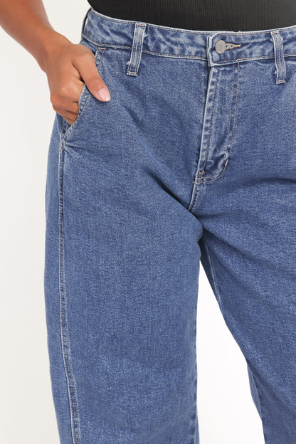Cosima Stretch Arc Barrel Jean - Medium Wash