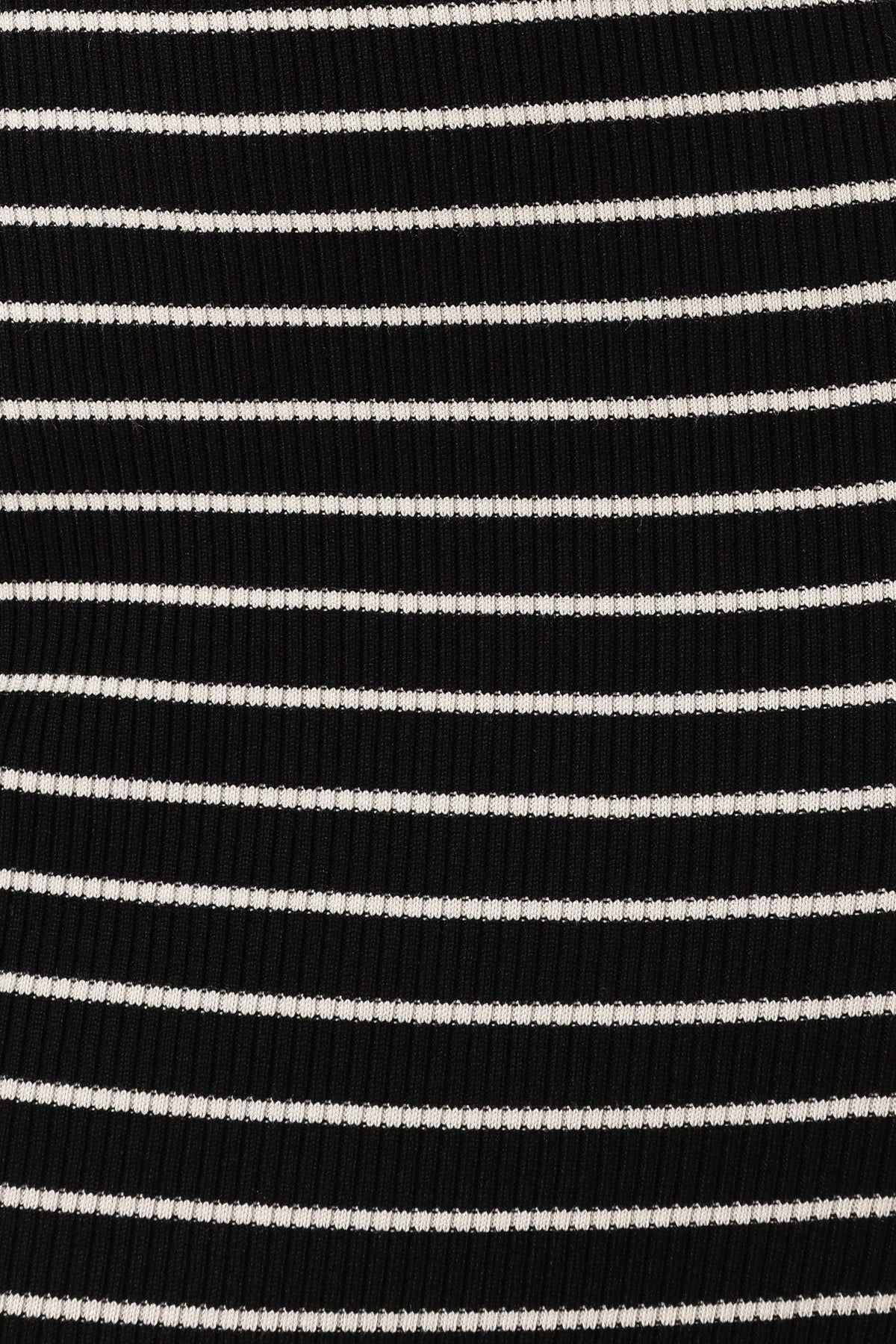 Baxtor Off the Shoulder Midi Dress - White/Black